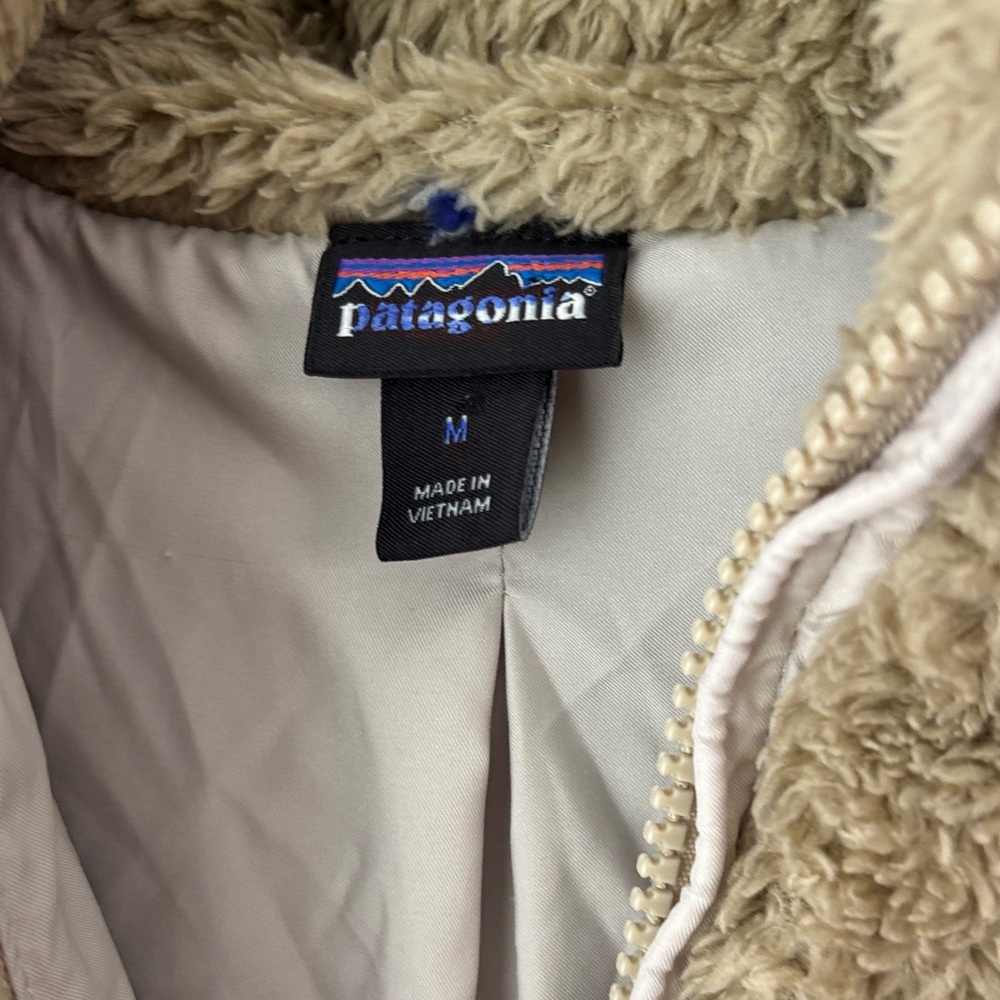 Patagonia Tan Sherpa Fleece Vest - Zip Front - Picture 3 of 4